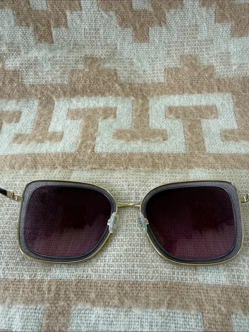 Fysh Purple Square Retro Women's Sunglasses